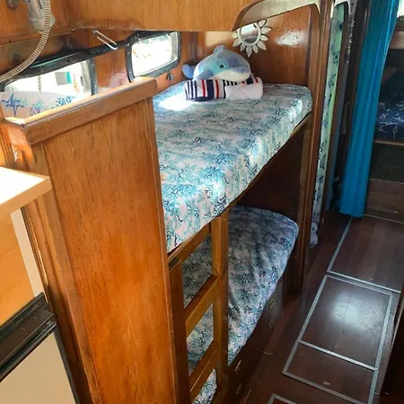 Aloha Jak's Boat Bådhotel Alassio